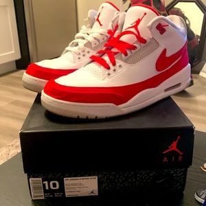 Selling Air Jordan 3 Retro TH SP
